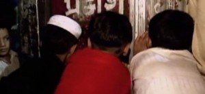 Niños en el cine Prakash.