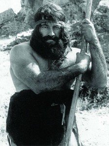 Paul Naschy en Las cuevas de Altamira y la prehistoria en Cantabria.