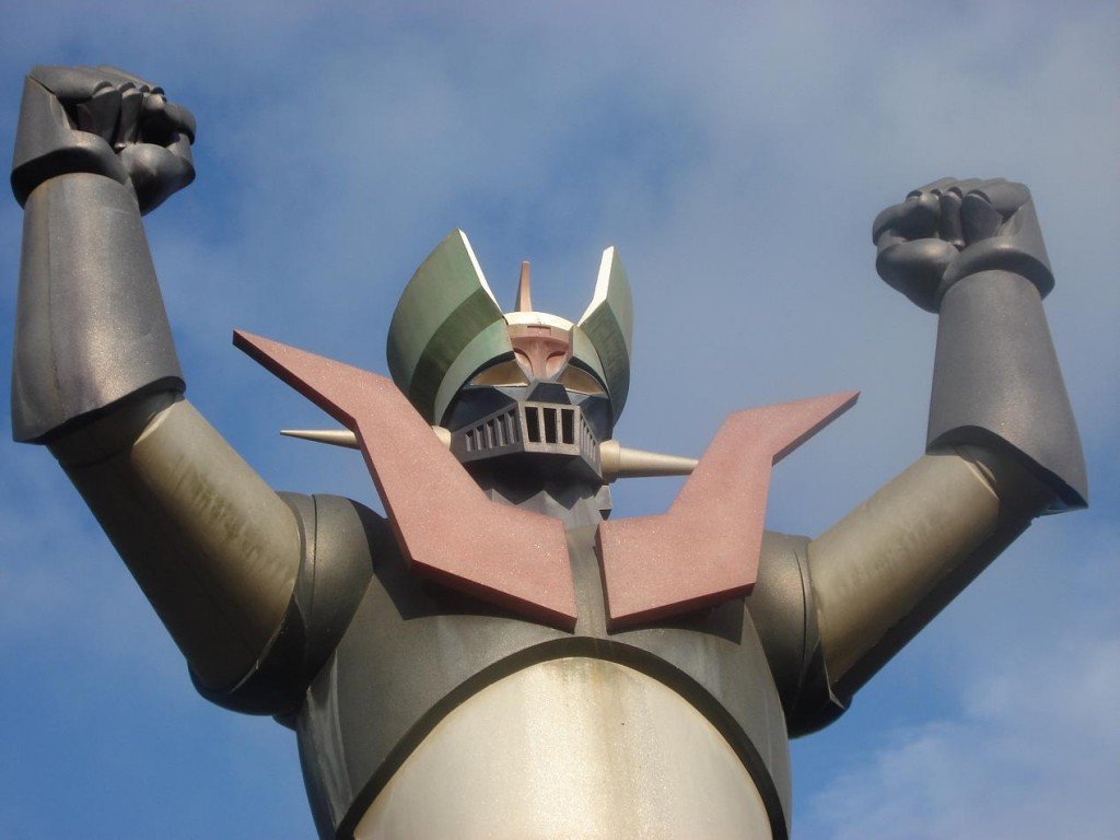 Escultura de Mazinger Z en Mas del Plata.
