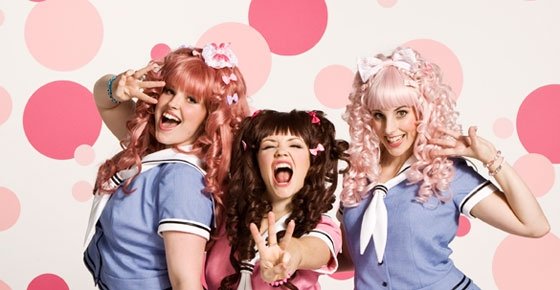 Imagen de la versión australiana de 2012, llevada a cabo por Opera Queensland, en la que puede verse una estética completamente modernizada siguiendo el estilo kawaii.