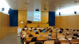 Elena Barlés, en mitad de su conferencia sobre la vida y obra de Andô Hiroshige. 