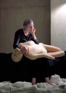 Shizuka construyendo la próxima casa para su alma. 2004.