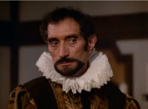 Vladek Sheybal en el papel del Capitán Ferriera.