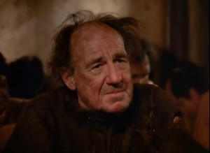 Michael Hordern como Fray Domingo en la adaptación televisiva de la serie.