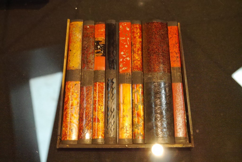 Muestrario de lacados para vaina del nihontô. 