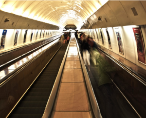 La soledad, esencial y mecánica, es el quinto protagonista del film. Imagen de unsplash.imgix.net (usuario ‘Sam’), con licencia Creative Commons Zero.