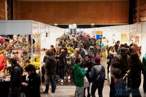 Un botón de muestra del ambiente durante una de las jornadas. En la fotografía podemos ver algunos de los stands comerciales presentes. Fotografía: Salón del Cómic de Zaragoza.