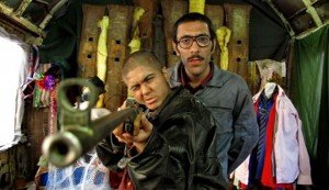 El recibimiento que Hassan y Ashgar ofrecen a Nader Niroomand.