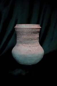 Recipiente del reino de Silla, Periodo de los Tres Reinos (57 a.C. - 668 d.C.), Colección Particular. Fuente Wikimedia Commons.