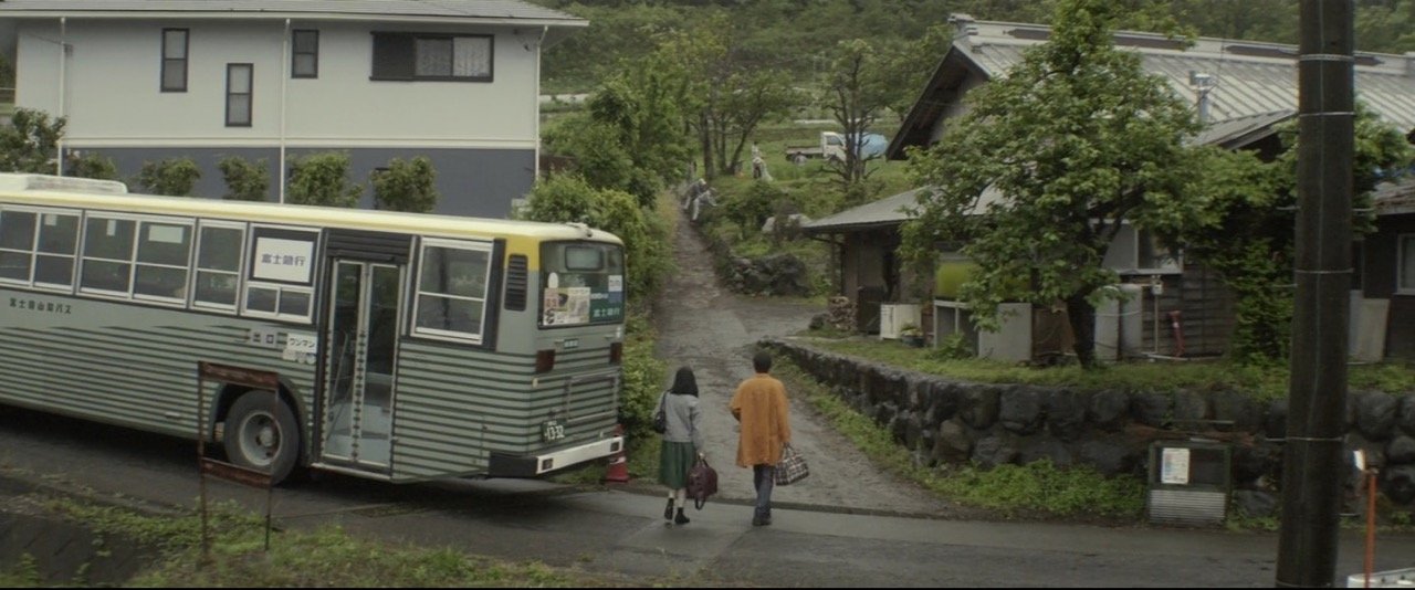 Mizuki y Yusuke visitarán toda una serie de localidades del mundo rural japonés en el que ayudarán a los fantasmas de diversos fallecidos a emprender su paso a la otra vida.
