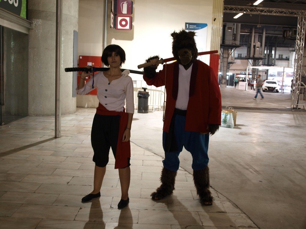 Dos cosplayers, caracterizados de los protagonistas de El niño y la bestia, posan para Ecos de Asia. Más allá de los concursos, la presencia de cosplayers en el Salón fue abundante, como viene siendo habitual.  