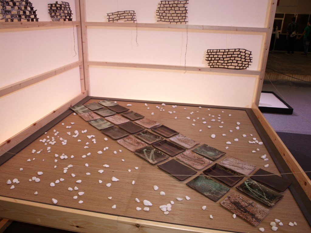 Detalle del interior de la exposición de Chisato Kuroki.
