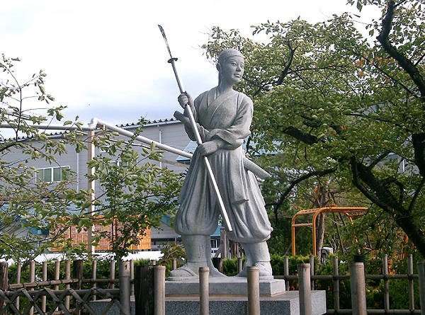 Monumento dedicado a Nakano Takeko en Aizuwakamatsu