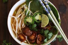 Pho vegano realizado em 30 minutos. Oh my veggies! 
